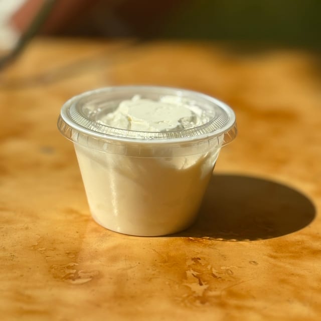 4oz Sour Cream. (Side).